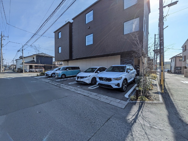 駐車場　敷地内駐車場