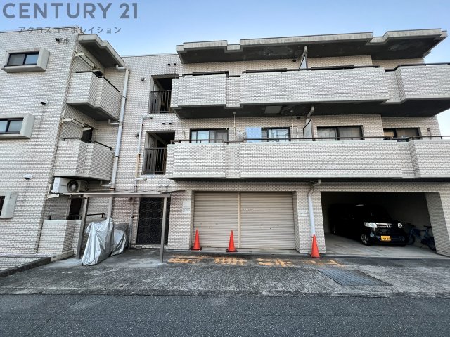 建物外観　敷地内にバイク置場あり！