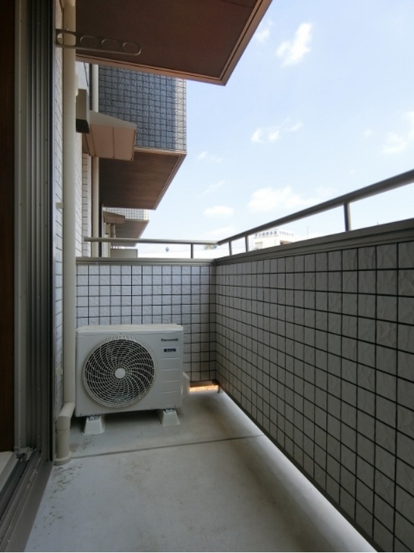 バルコニー　図面と現状に相違がある場合には現状を優先