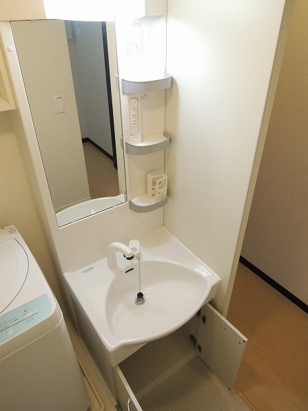 洗面設備　独立洗面台・全自動洗濯機付き
