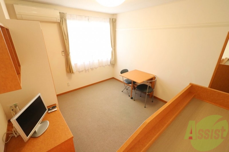 居室・リビング　１Ｆはフローリング仕様・２Ｆは絨毯仕様になります。