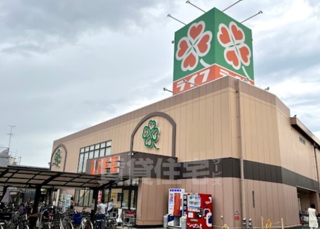 スーパー　ライフ　住吉店（スーパー）まで373m