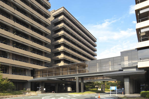 役所　熊本県庁（役所）まで461m