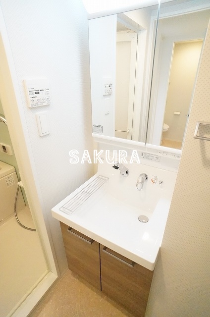 洗面設備　身支度に欠かせない独立洗面台♪