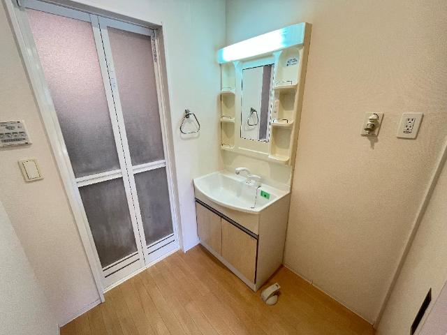 洗面設備　洗髪洗面化粧台