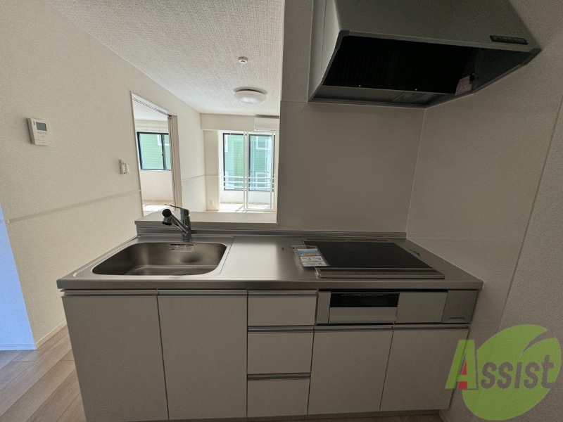 キッチン　キッチンは作業台もあり広めなので使いやすそうですね。