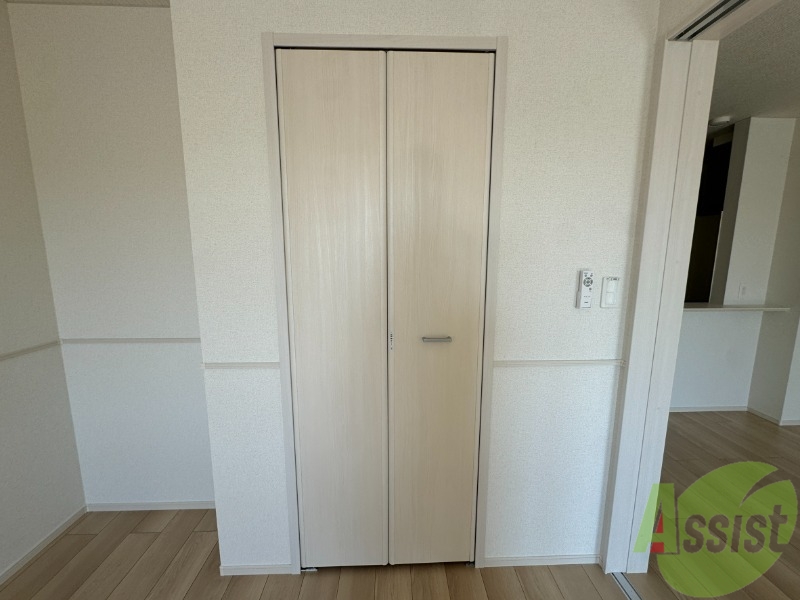 収納　洋室のクローゼット。広さは十分そうです。