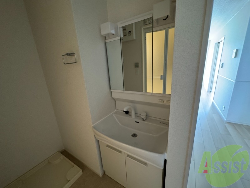 洗面設備　洗面台は大きくて広々使えそうです。準備もしやすいですね。