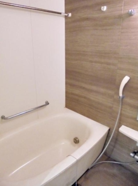 バス・シャワールーム　ミストサウナつき　追い焚き機能付