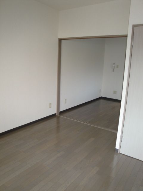 その他部屋・スペース　キッチンとリビング