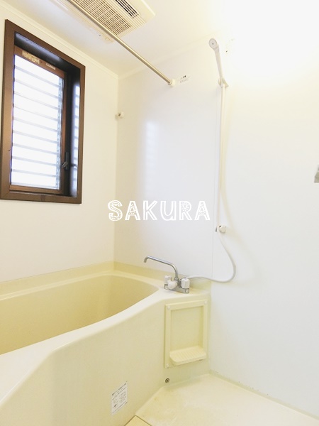 バス・シャワールーム　日々の疲れを癒すお風呂です♪