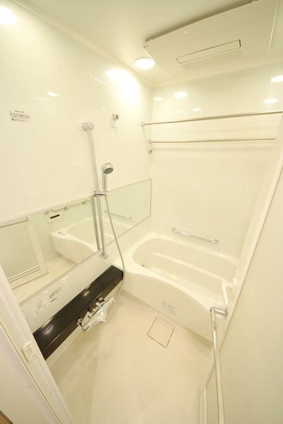 バス・シャワールーム　★１日の疲れを癒すのはコチラ★