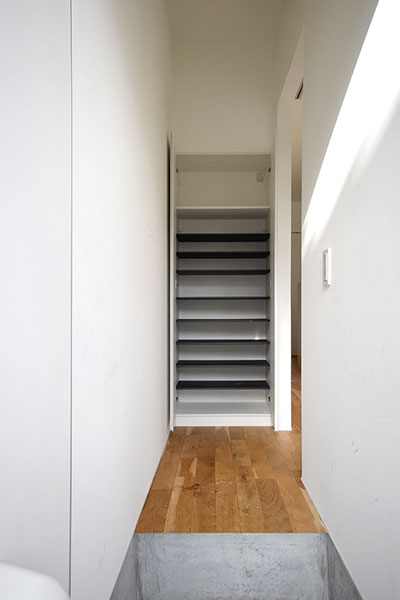 玄関　ピース・ヴィラ