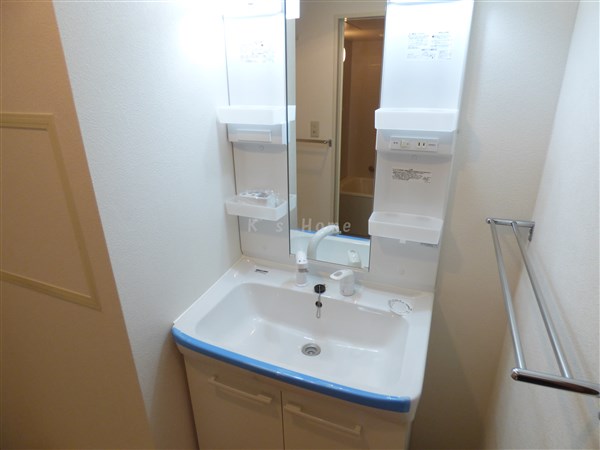 洗面設備　ワイドサイズの洗面化粧台！