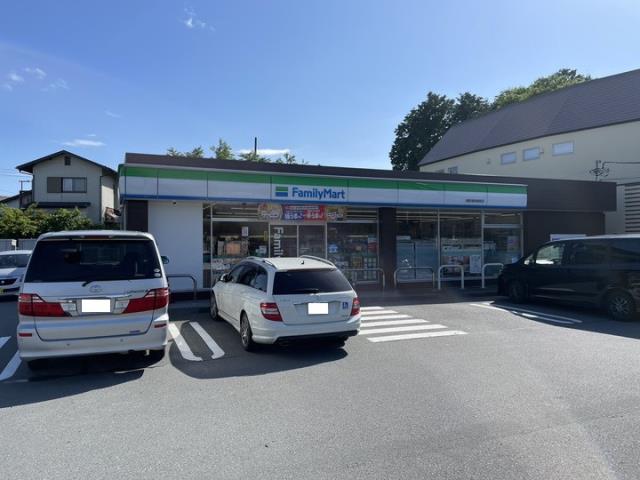 コンビニ　ファミリーマート御殿場新橋南店（コンビニ）まで256m