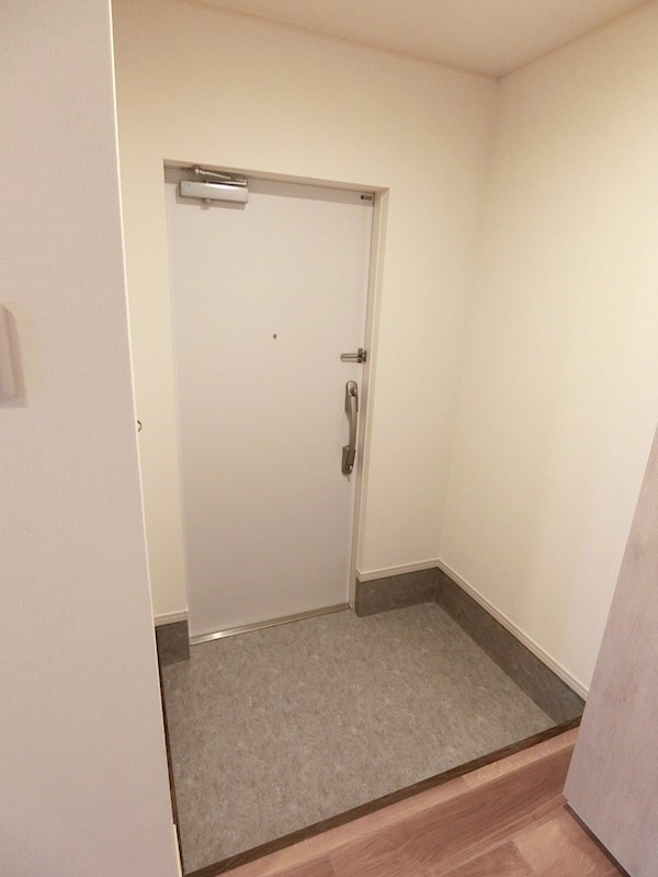 玄関　※参考写真