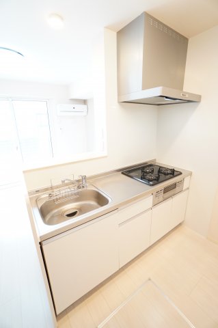 キッチン　※同物件・反転タイプの写真です。