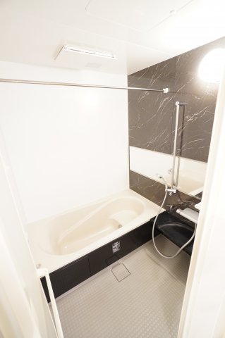 バス・シャワールーム　※同物件・反転タイプの写真です。