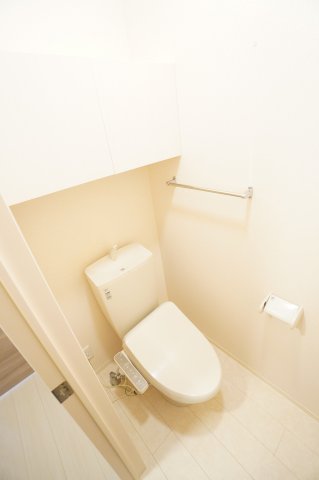 トイレ　※同物件・反転タイプの写真です。