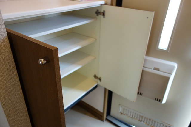 玄関　下駄箱も備え付き◎