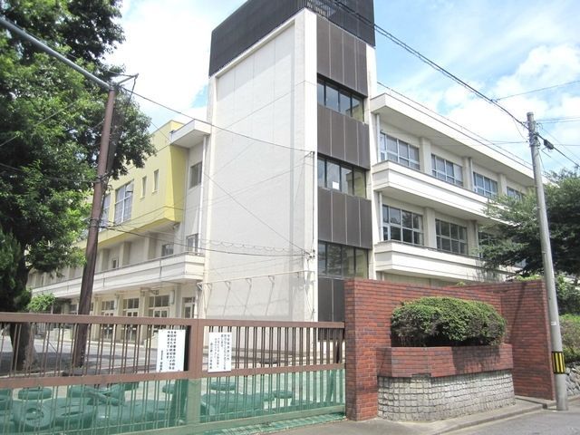 小学校　国立市立国立第八小学校（小学校）まで844m