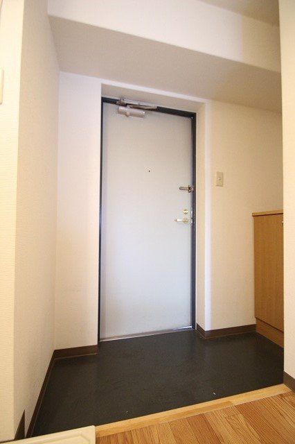 玄関　同物件別号室の写真