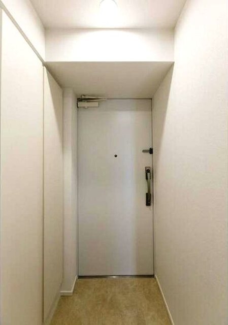 玄関　ダブルロックドアです