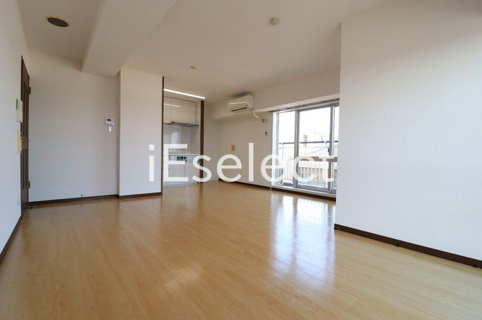 居室・リビング　広々開放的なリビングです♪