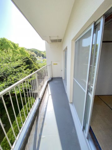 バルコニー　日当たりのよいベランダです！※前回募集時の写真です