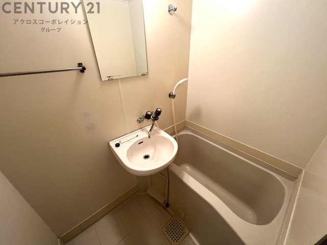 バス・シャワールーム　シンプルで機能的なユニットバスです♪