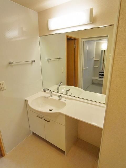 洗面設備　☆広い洗面台