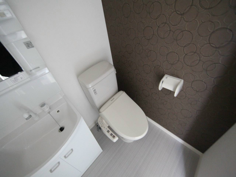 トイレ　温水洗浄暖房便座付トイレ