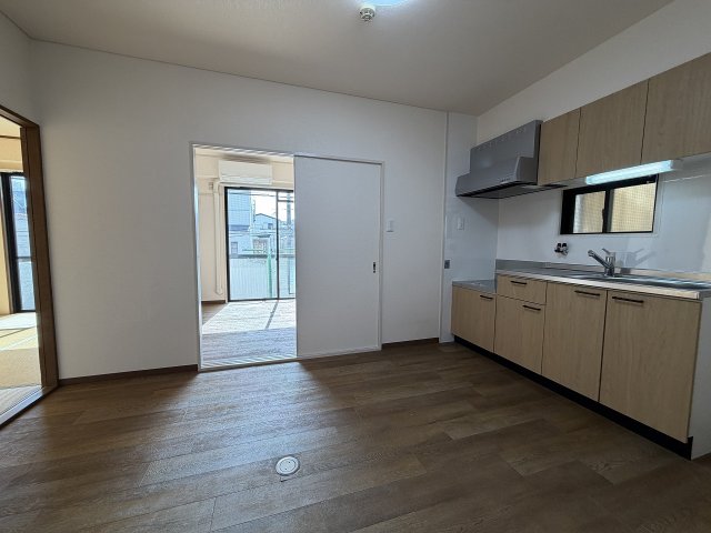 居室・リビング　こちらの居間で趣味の時間をお楽しみください