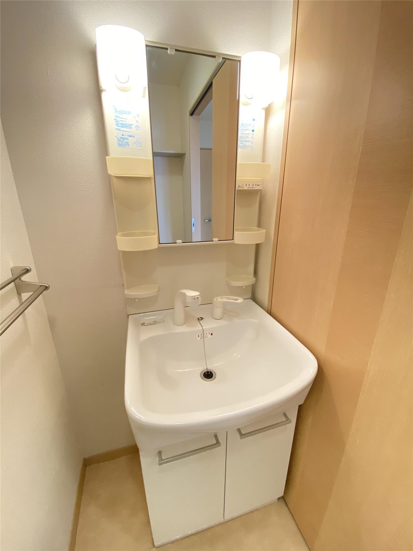 洗面設備　洗髪洗面化粧台