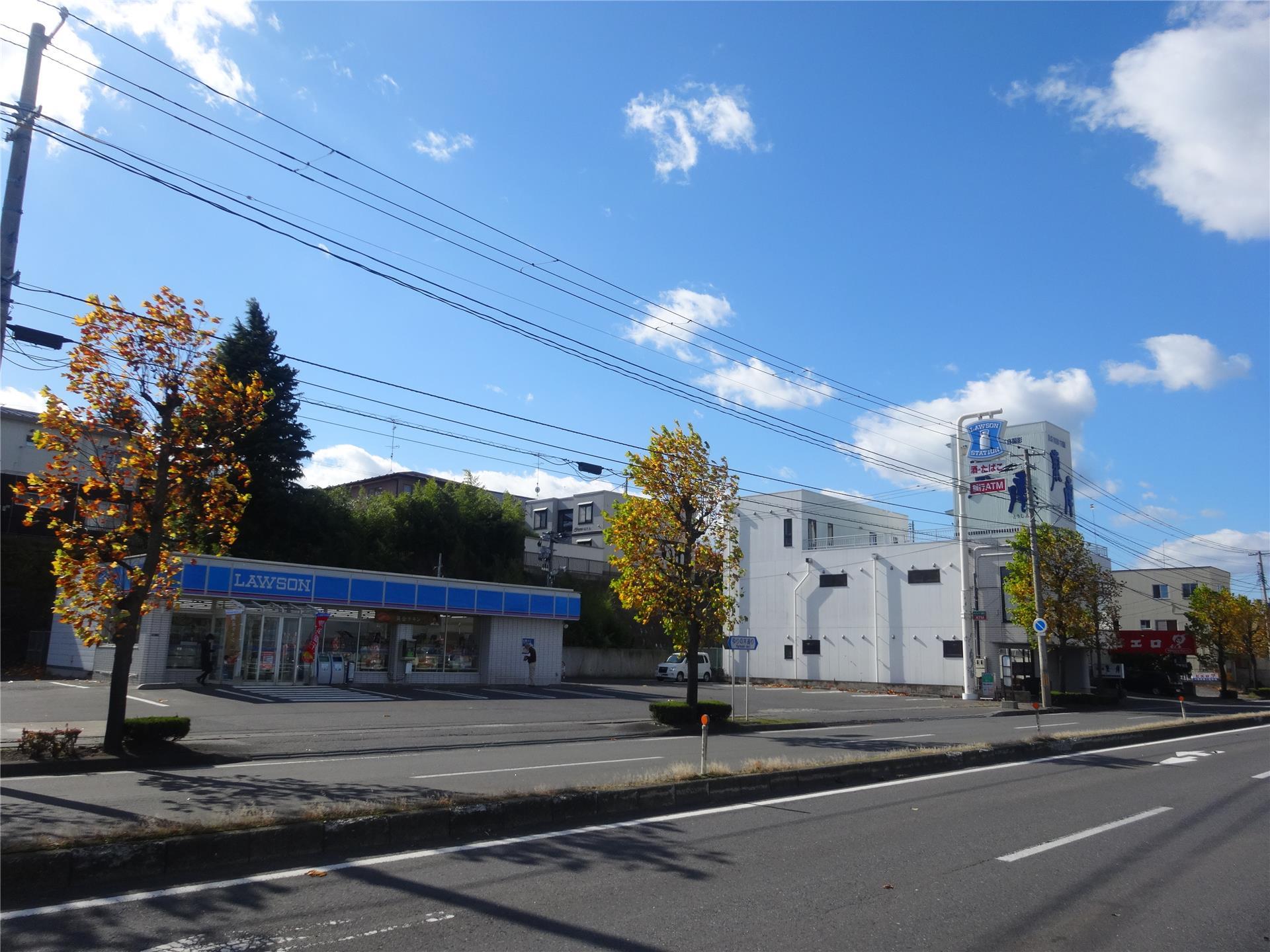 コンビニ　ローソン八戸根城店（コンビニ）まで383m