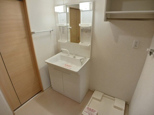 洗面設備　使いやすい洗面所です