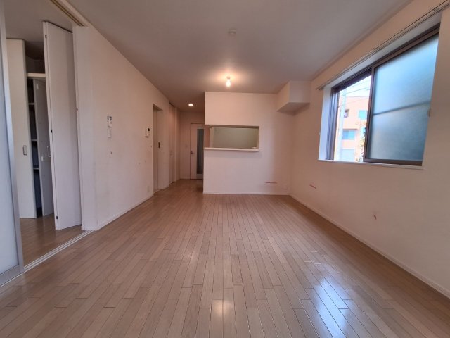 居室・リビング　★リビングダイニング／クリーニング中★