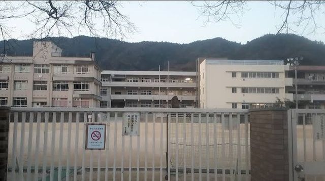 小学校　広島市立亀山小学校（小学校）まで500m