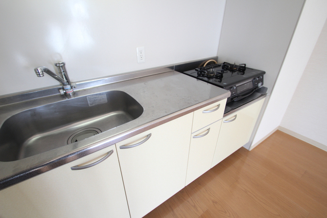 キッチン　※同号室の別階のお写真です