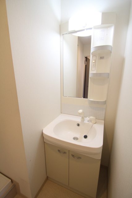 洗面設備　※同号室の別階のお写真です