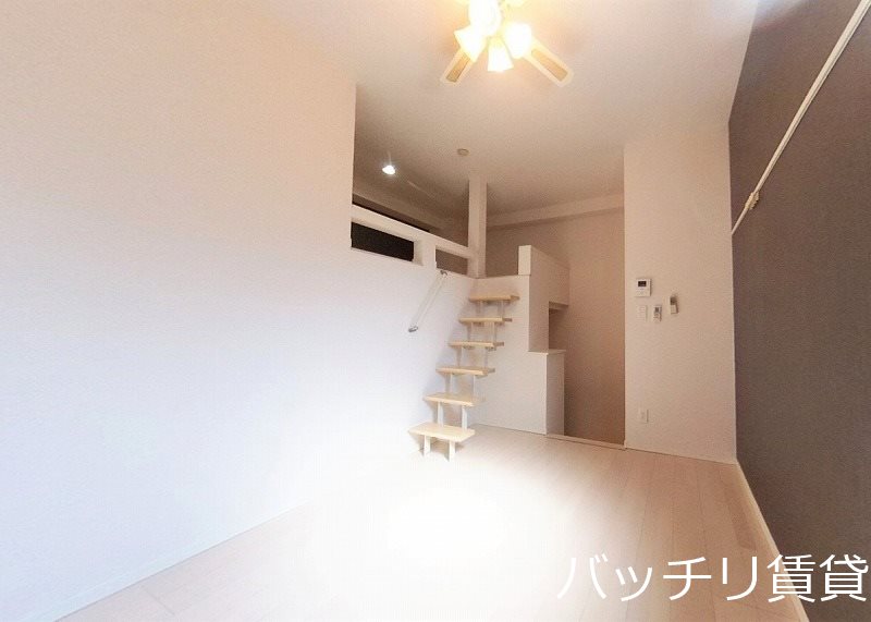 居室・リビング　同型タイプの為、現状を優先致します。