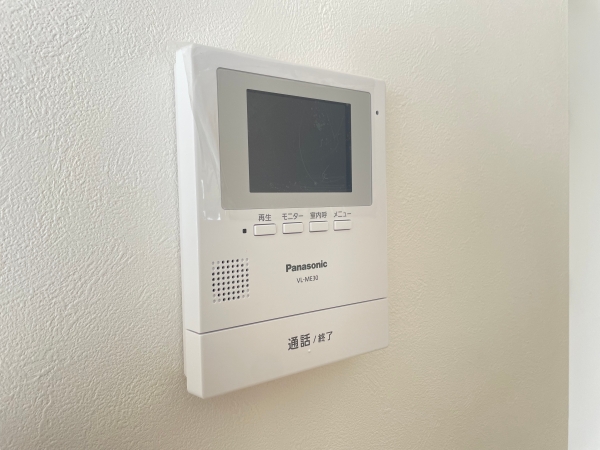 セキュリティ　TV付インターホンで訪問者が一目で分かります！