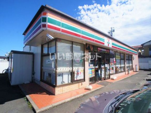 コンビニ　セブンイレブン 坂東辺田店（コンビニ）まで334m