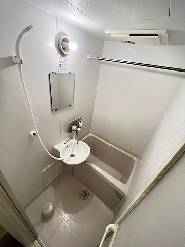 バス・シャワールーム　日々の疲れを癒すお風呂付です