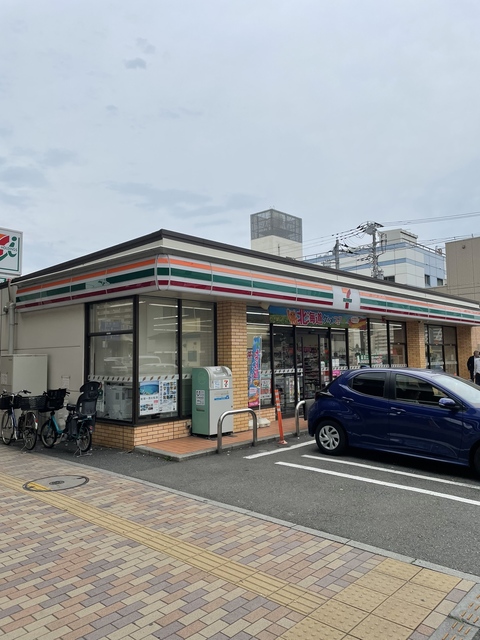 コンビニ　セブンイレブン横浜東神奈川1丁目店（コンビニ）まで205m
