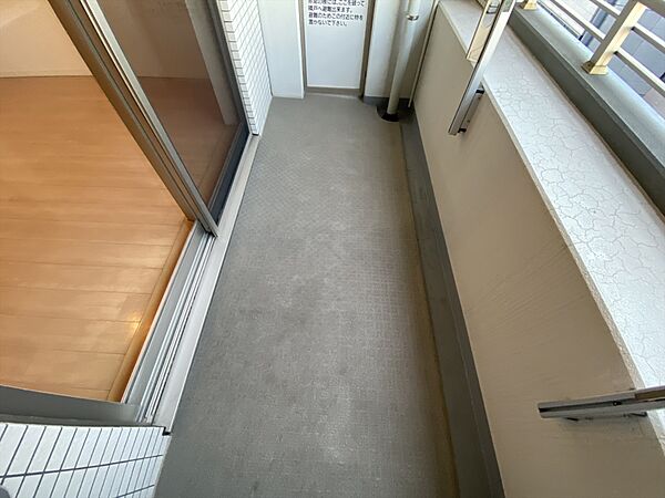 バルコニー　※別部屋の参考写真です。