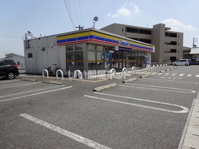 コンビニ　ミニストップ津県総合文化センター前店（コンビニ）まで1370m