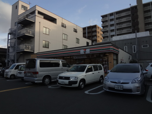 コンビニ　セブンイレブン・吹田垂水町３丁目店（コンビニ）まで305m