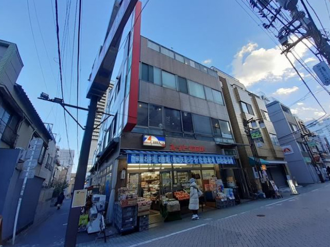 スーパー　スーパーたなか 三丁目店（スーパー）まで824m
