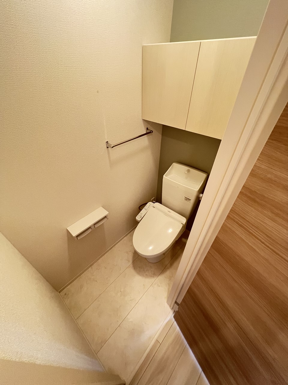 トイレ　同施工物件内装写真